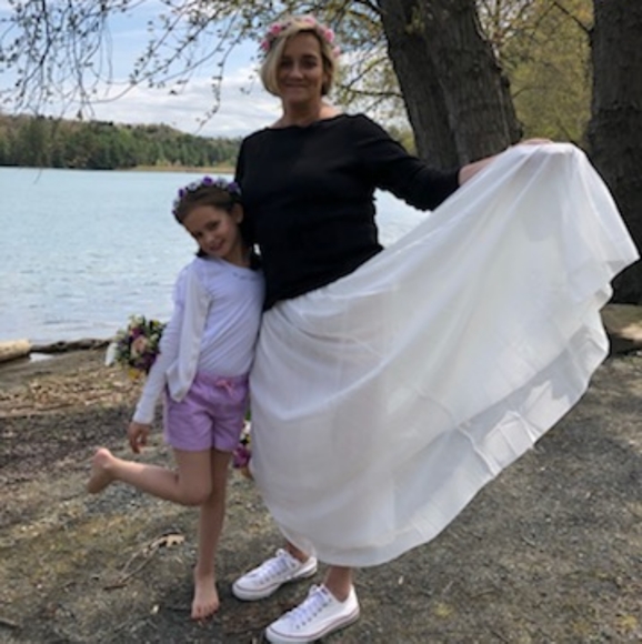 Meet your Posher, Gayle - Picture 2 of 2